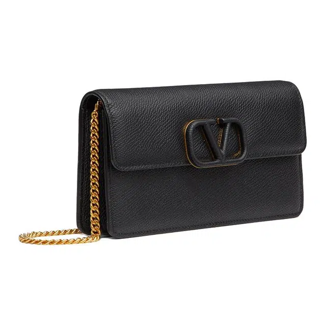 Valentino Vlogo Signature