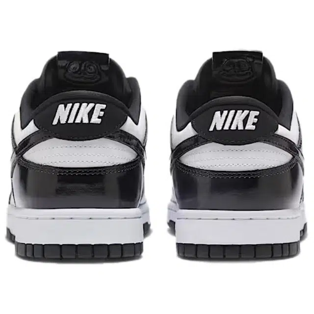 Nike Dunk Low SE Panda