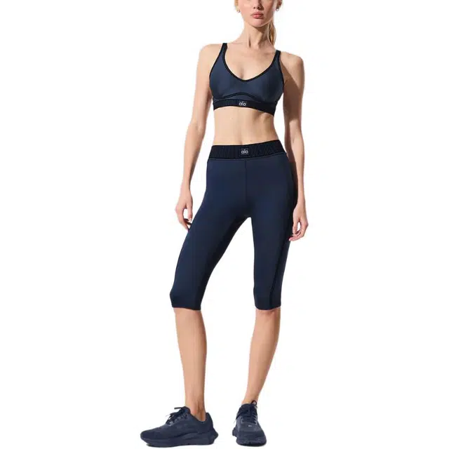 alo yoga Airlift Line Up
