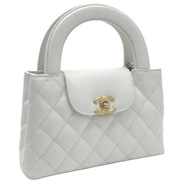 CHANEL Quilted Lambskin Chain Shoulder Bag White
