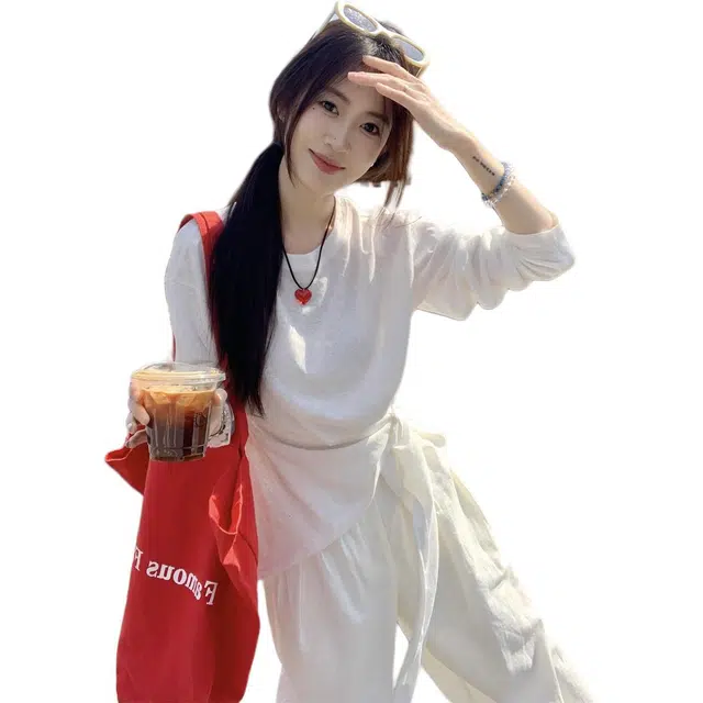 MUCCHIC 2025 T