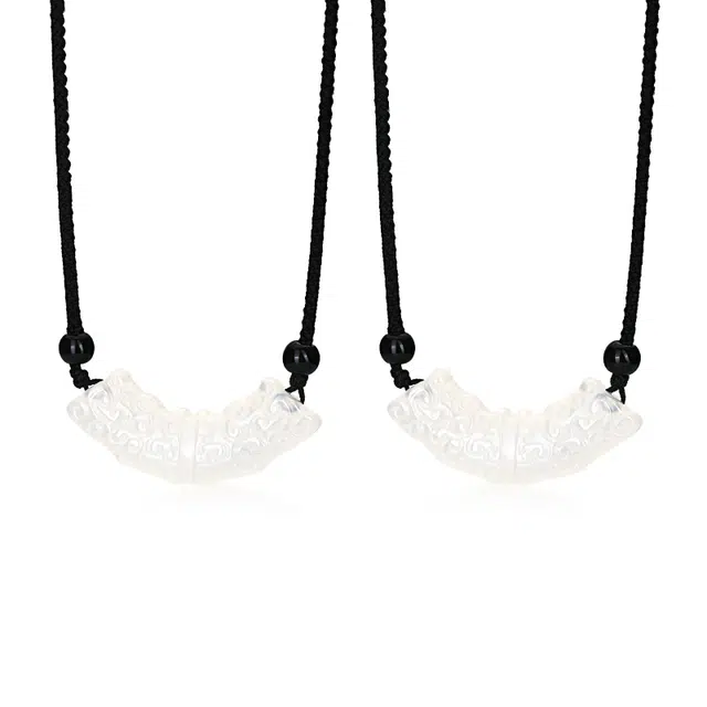 周大生 经典回纹爱意不息玉璜雕刻云纹缱绻#好运天然 玉髓 项链 男女同款情侣款