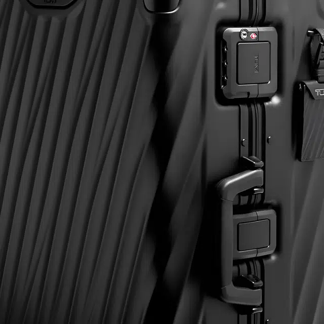 TUMI 19 Degree Aluminum