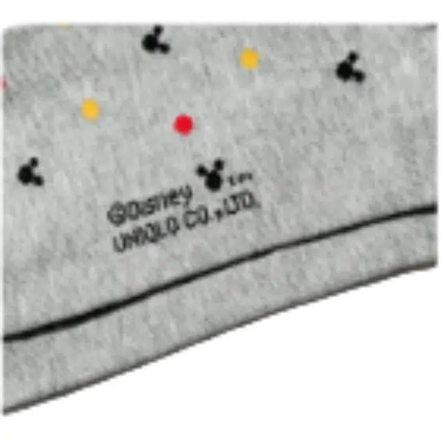 UNIQLO MICKEYSTANDS 1