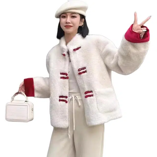 比利斯山羊 立领国风盘扣金貂绒绒感外套 女款