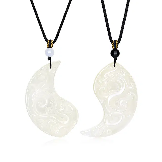 周大生 龙凤同心 天造地设 龙凤呈祥对牌圆牌 象征爱情圆满新中式国风 单面雕刻清冷感#好运天然 玉髓 项链 男女同款情侣款