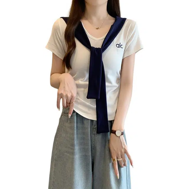 Kiki Clothing Boutique v T