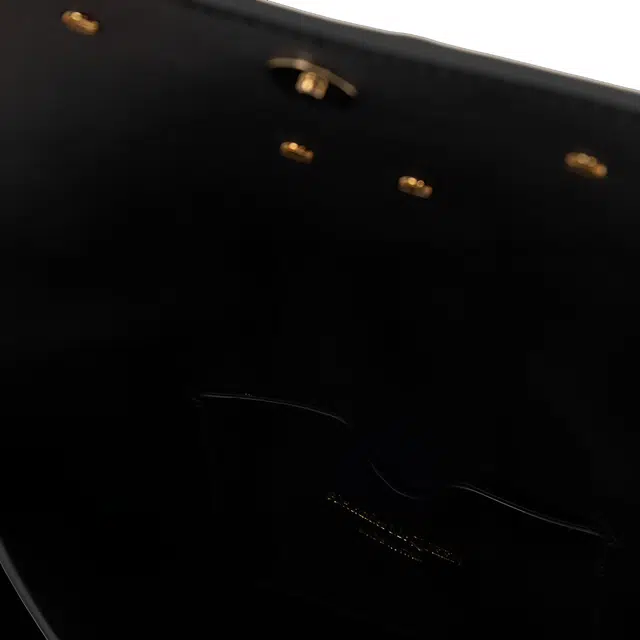 Alexander McQueen AMQ Seal
