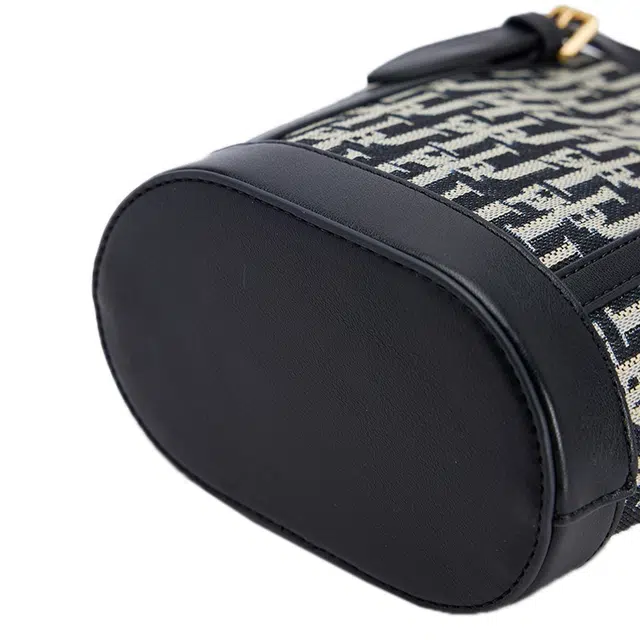 URBAN REVIVO URBAN REVIVO