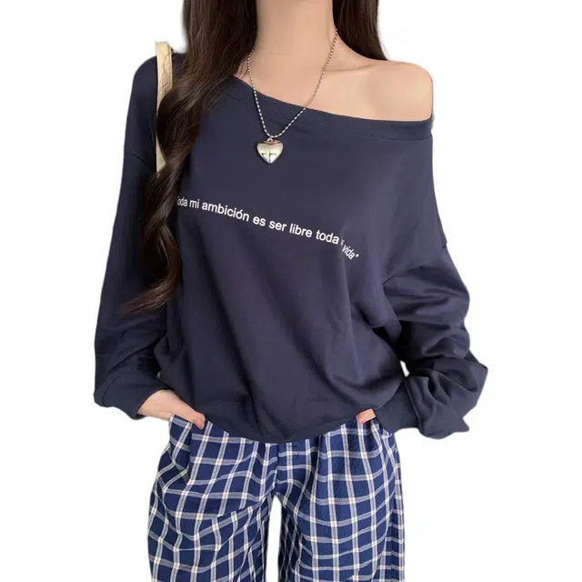 黛尔佳人 华棉复合 斜领露肩无帽女一字领印花卫衣 女款