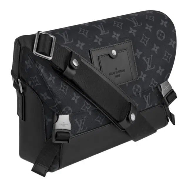 LOUIS VUITTON Voyager