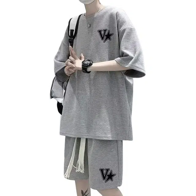 一碗士多 美式复古时尚五星字母印花设计个性小众舒适透气凉爽通勤日常宽松百搭圆领上衣系带短裤休闲运动套装 男女同款