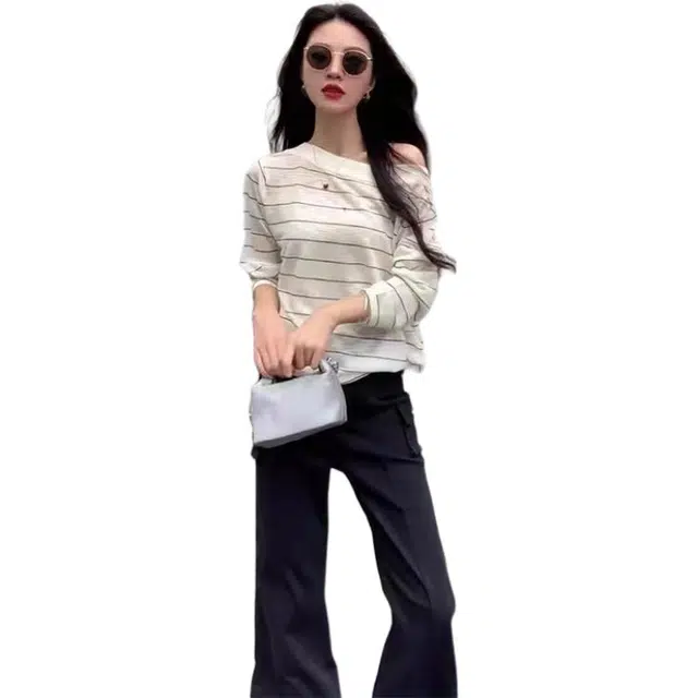 沐晓欣 撞色条纹斜肩冰丝薄款外搭罩衫长袖针织衫 女款