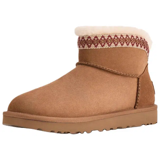 UGG Classic Novelty