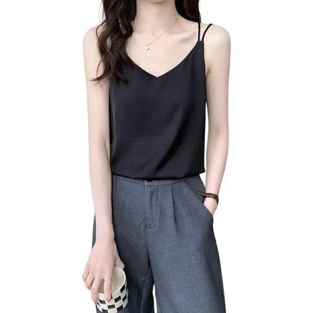 Kiki Clothing Boutique V