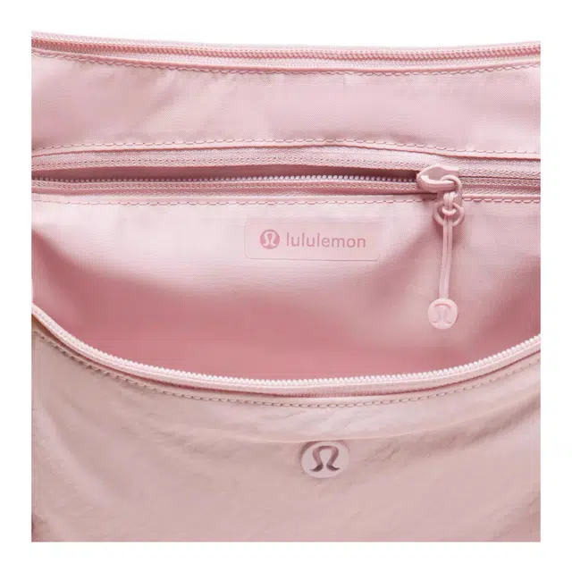 lululemon Slouchy 6L