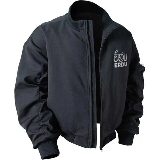 而度 美式复古街头艺术字字母印花设计侧边小口袋收纳日常百搭短款高领夹克外套 男女同款