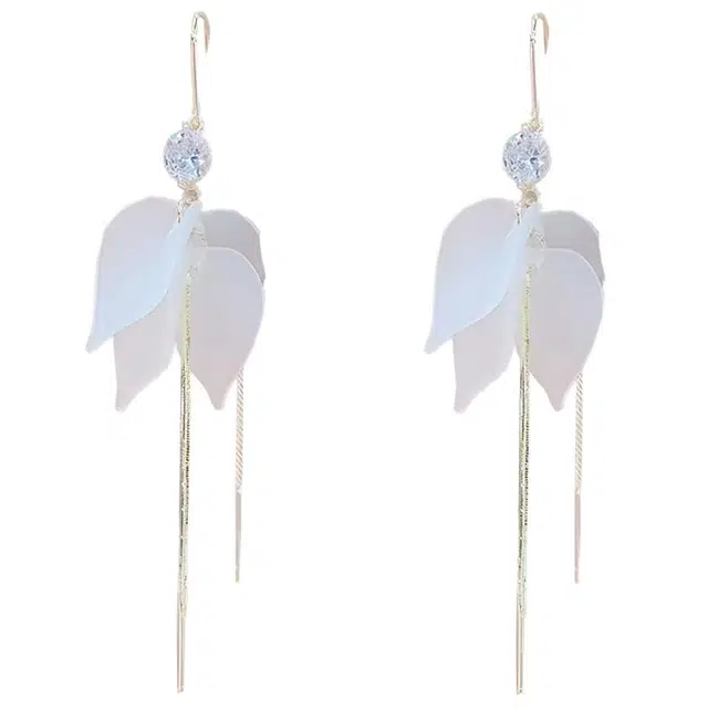 澜耀 雪瓣金缕 白花瓣钻饰流苏 轻奢显脸瘦 合金 耳环 女款