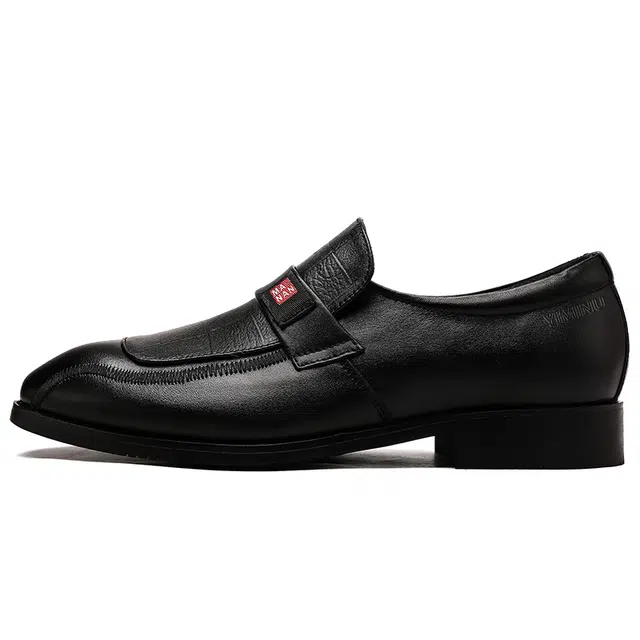 依米奴 头层牛皮 真皮质感 高颜值 商务正装 雅痞帅气 优雅精致 时尚潮流 舒适 百搭 日常通勤 防滑耐磨 懒人一脚蹬 旅游驾车 休闲鞋 男款