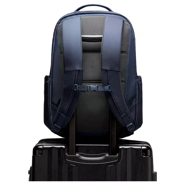 lululemon Cruiser 23L