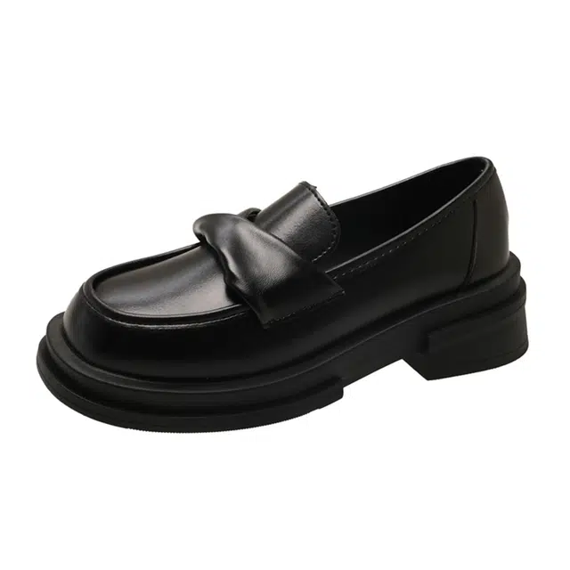 乐乐鱼 英伦风 时尚百搭 潮流简约 乐福鞋 女