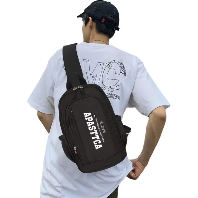 芭菲尼 高颜值小巧胸包单肩包休闲多功能旅行胸前小背包 尼龙 斜挎包 黑色/红色/粉红色/绿色