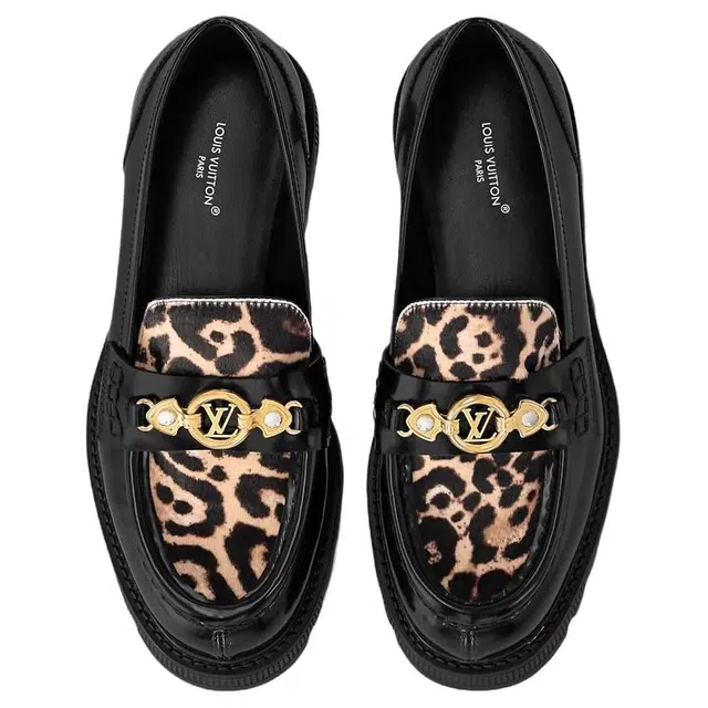 LOUIS VUITTON District