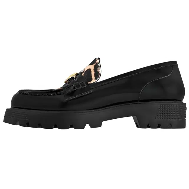 LOUIS VUITTON District