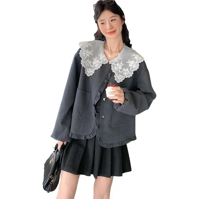 稻草人 蕾丝拼接娃娃领短款独特时尚外套小个子风衣 女款