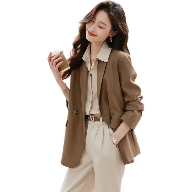 沫晗依美 简约通勤风纯色双排扣长袖西装 女款 卡其色