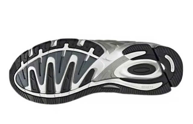 adidas Originals Response CL