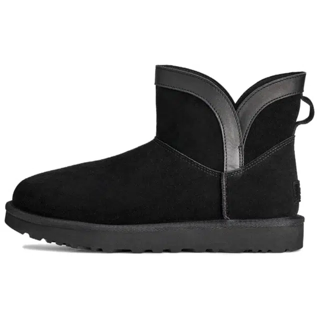 UGG Classic Novelty