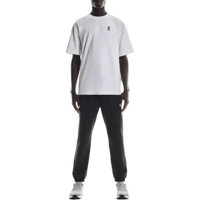 On Club Graphic T