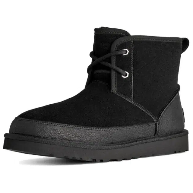 UGG Classic Novelty