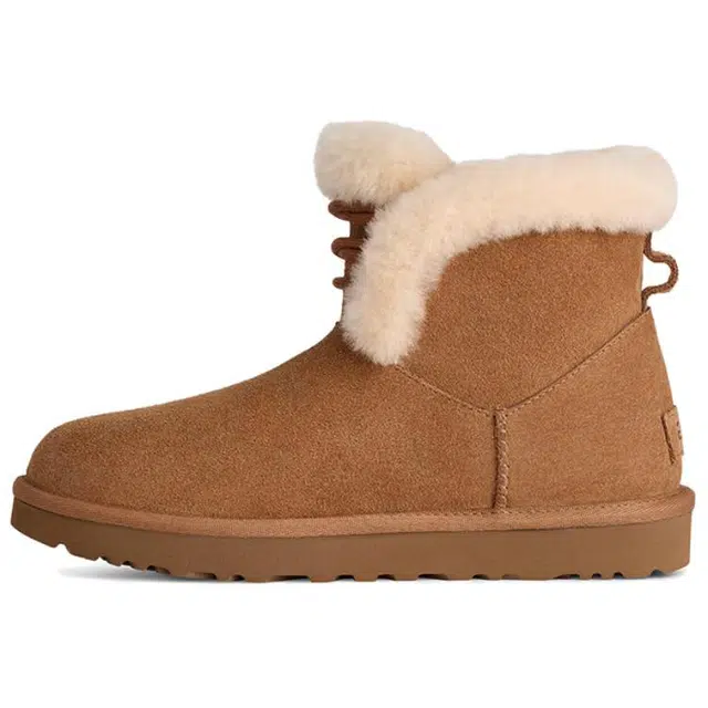 UGG Classic Novelty