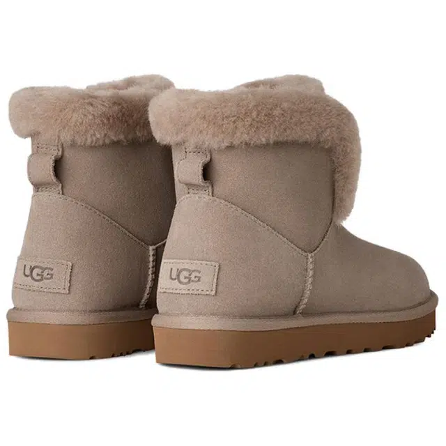 UGG Classic Mini
