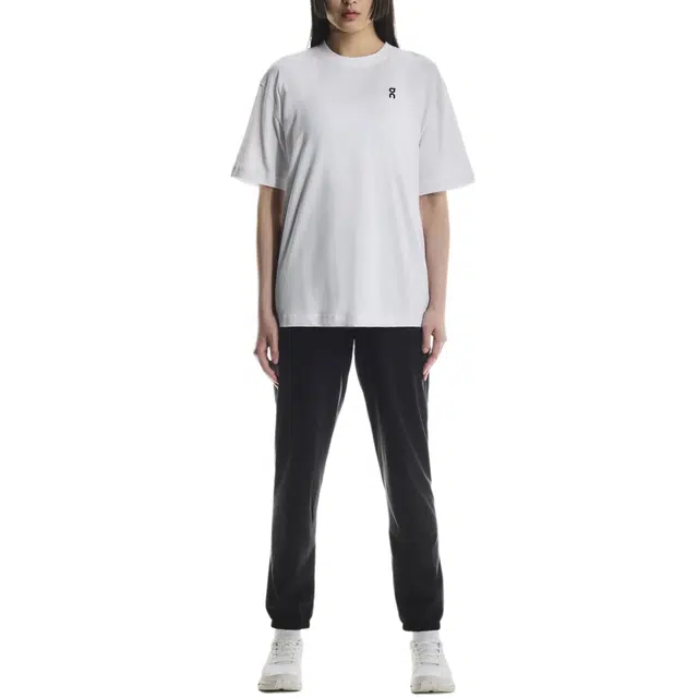 On Club Graphic T