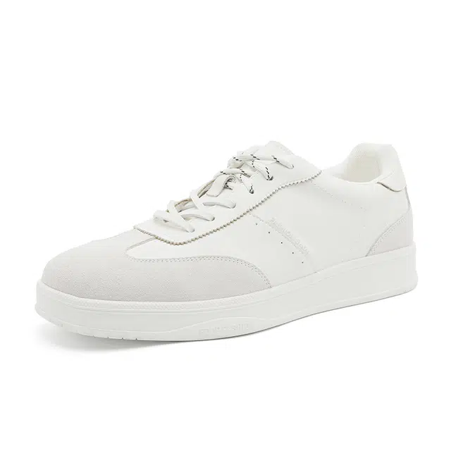 V05 Low Top Sneakers