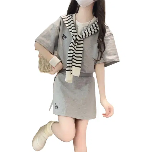 Kiki Clothing Boutique T