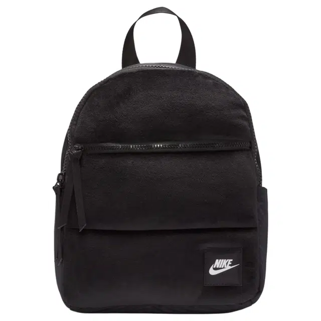 Nike Sportswear Essentials