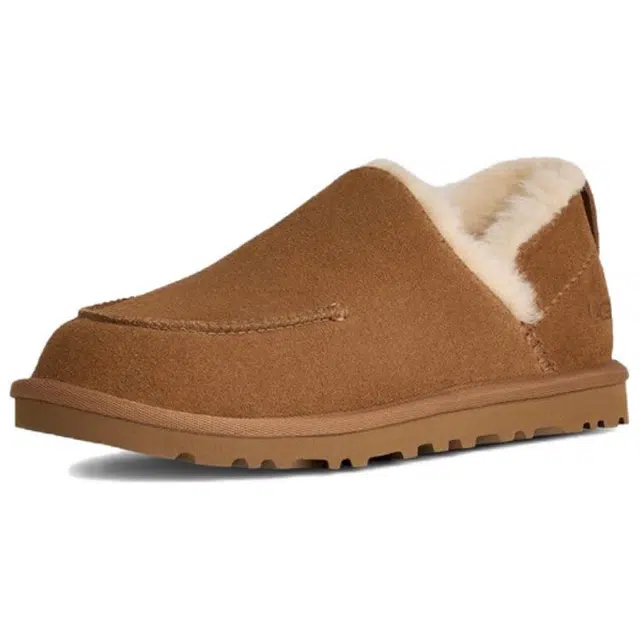 UGG Loria Pull On