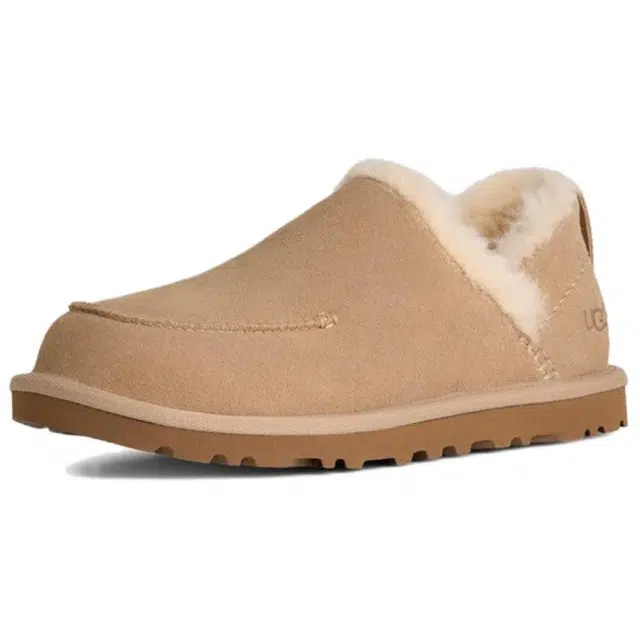 UGG Loria Pull On Sand