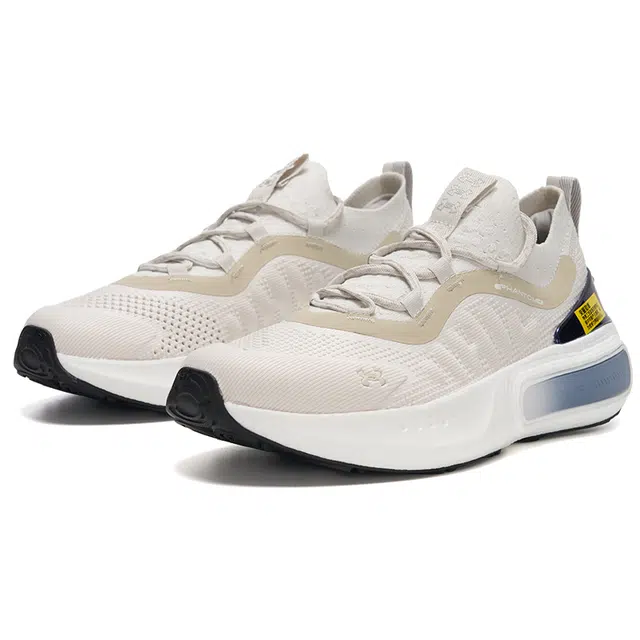 Under Armour Phantom 4