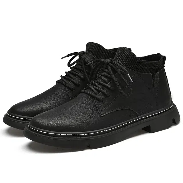 简约小众风格 融合潮流通勤等多元特质 短筒 马丁靴 男款