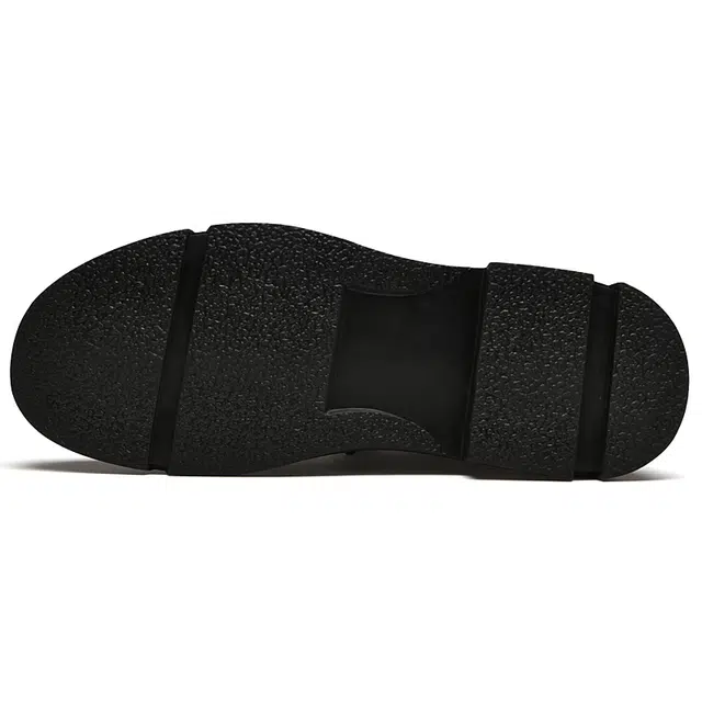 简约小众风格 融合潮流通勤等多元特质 短筒 马丁靴 男款