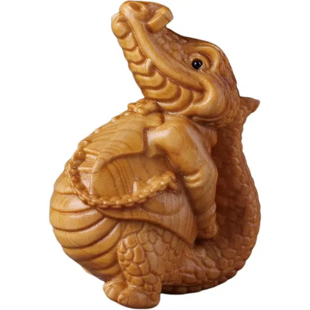 得笙陌 金融大鳄鱼木雕实木新中式国潮转运招财#好运 崖柏 木作摆件 男女同款情侣款