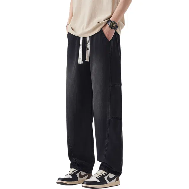 瑞梵帝斯 美式潮牌复古水洗 宽松弯刀裤型显腿细 柔软亲肤面料不闷汗 简约百搭街头风 日常休闲 经典做旧设计牛仔裤 男款