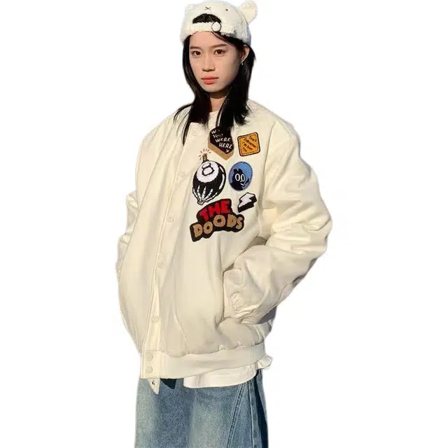 梨九九 美式复古徽章字母刺绣棒球服宽松夹克截短外套 女款