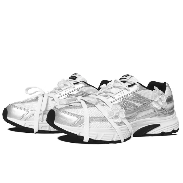 Nike Initiator ins Y2K