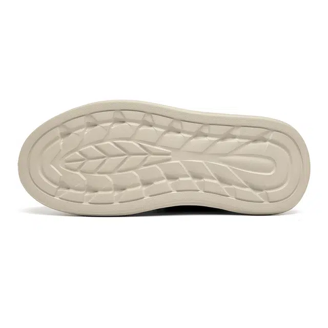 Aokang Letter Embossed Low Top Sneakers